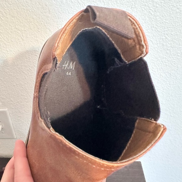 Chelsea Boots - Picture 2 of 4